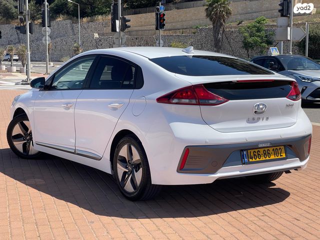 יונדאי איוניק