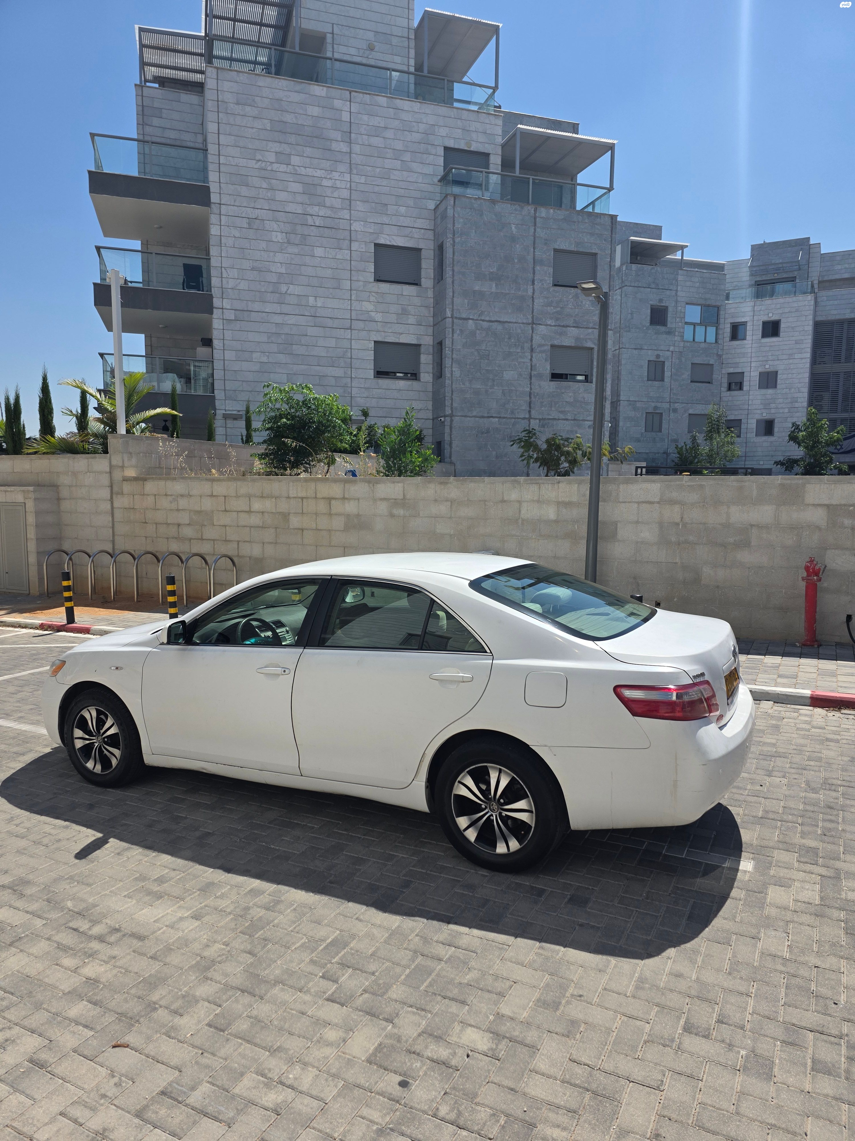 מודעת רכב טויוטה קאמרי 1