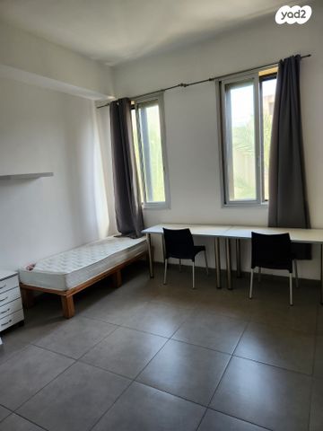 דירה, קהילת סלוניקי 5, שער פלמר, תחנת רכבת השמונה, חיפה