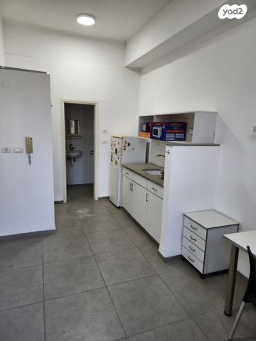 דירה, קהילת סלוניקי 5, שער פלמר, תחנת רכבת השמונה, חיפה