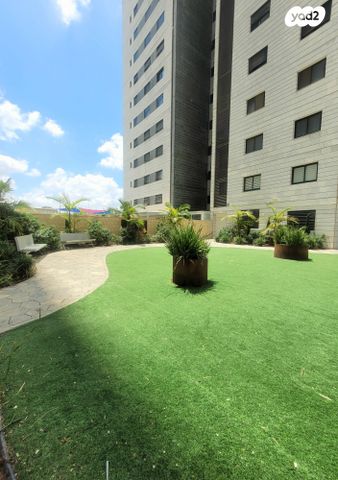 דירה, יעקב דורי, נאות שמיר, רמלה