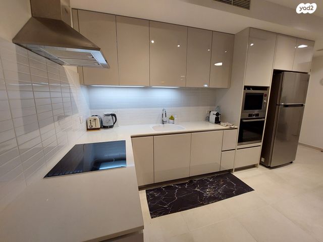 דירה, החשמונאים 96, גני שרונה, קרית הממשלה, תל אביב יפו