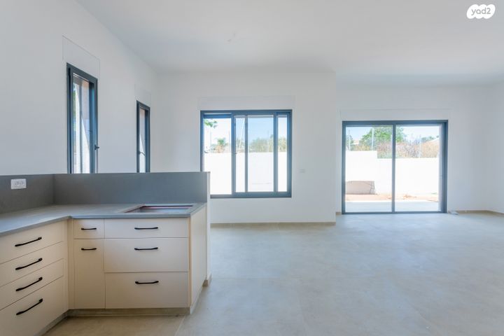 בית פרטי/ קוטג', קיבוץ גלויות, גיל עמל, הוד השרון