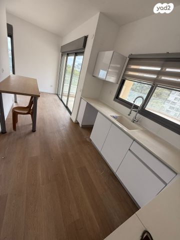 גג/ פנטהאוז, מעלות הבוצרים 4, מרכז הכרמל, חיפה