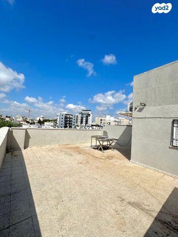 הרב עוזיאל 10