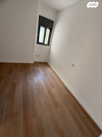 גג/ פנטהאוז, מעלות הבוצרים 4, מרכז הכרמל, חיפה