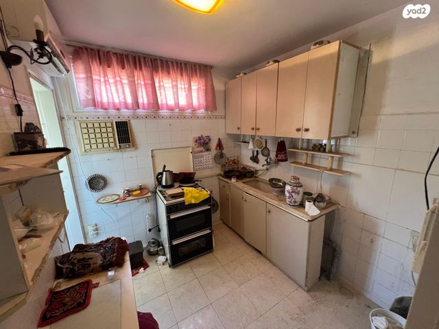 דירה, שמעון בר גיורא, באר שבע