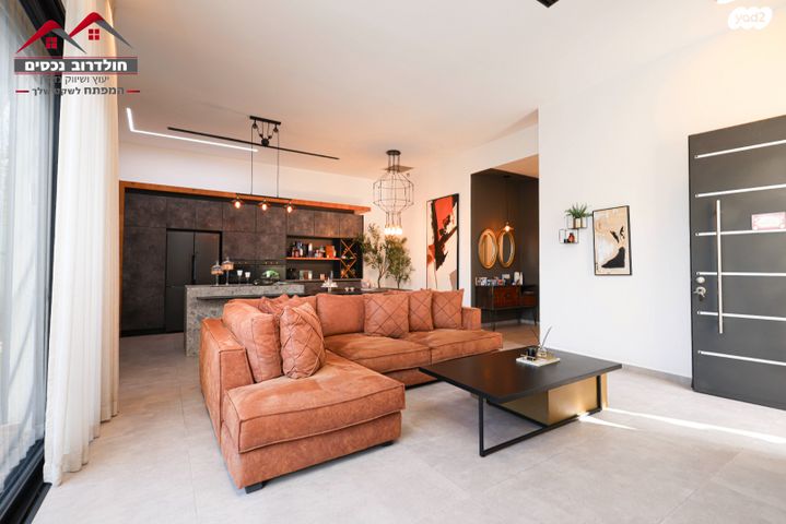 דו משפחתי, שלו, גבעת הסביונים, קרית מלאכי