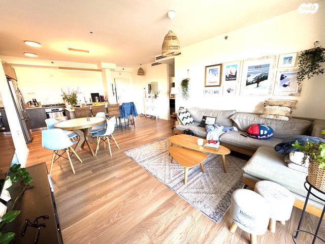 כיבוש העבודה 27