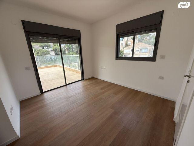 גג/ פנטהאוז, מעלות הבוצרים 4, מרכז הכרמל, חיפה