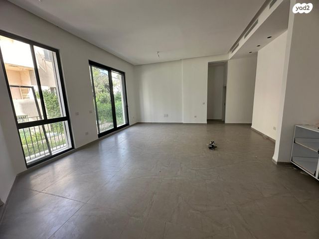 דירה, שדרות ודג'ווד, מרכז הכרמל, חיפה