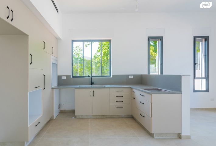 בית פרטי/ קוטג', קיבוץ גלויות, גיל עמל, הוד השרון