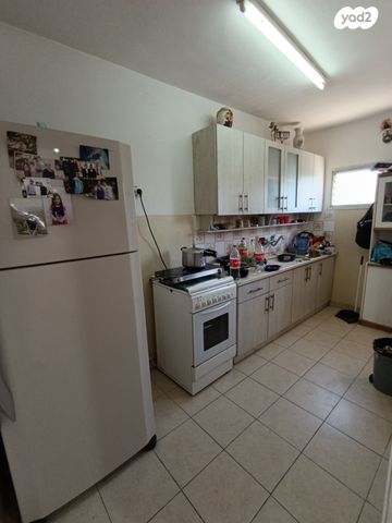 דירה, ז'בוטינסקי 430, שכונה ותיקה - מרכז העיר, מעלות תרשיחא