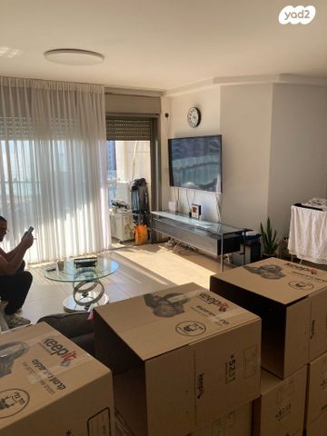 דירה, יצחק שדה 10, דרום מערב ותיק, בת ים