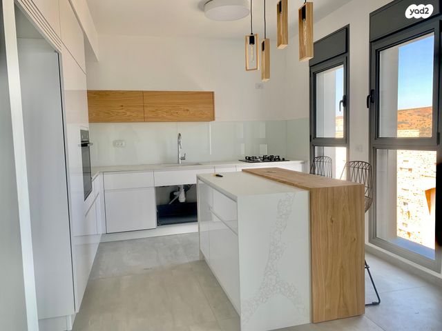 דירה, לח"י, שיכון עובדים, טבריה