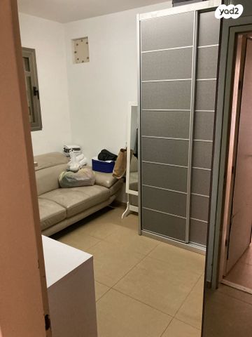 דירה, יצחק שדה 10, דרום מערב ותיק, בת ים