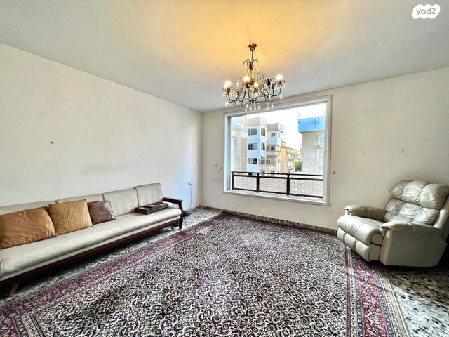 טריפלקס, ישראל זנגוויל 30, צפון מזרח מרכז העיר, נתניה