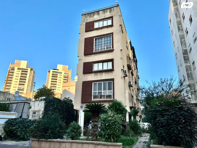 טריפלקס, ישראל זנגוויל 30, צפון מזרח מרכז העיר, נתניה