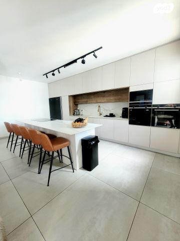 דירה, יעקב דורי, נאות שמיר, רמלה