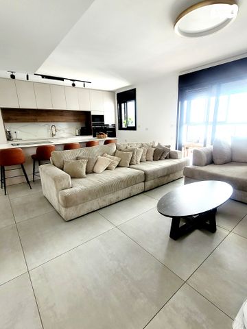 דירה, יעקב דורי, נאות שמיר, רמלה