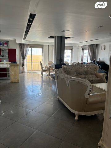 גג/ פנטהאוז, ה' באייר 3, רובע הקריה, הסיטי, אשדוד