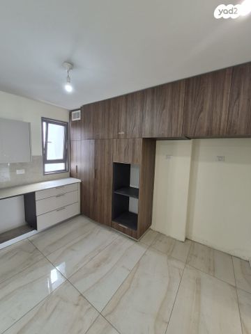 גג/ פנטהאוז, רבי ברכיה 1, נתיבות ישראל / רמת בית שמש ד-4, בית שמש