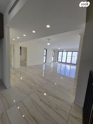 גג/ פנטהאוז, רבי ברכיה 1, נתיבות ישראל / רמת בית שמש ד-4, בית שמש