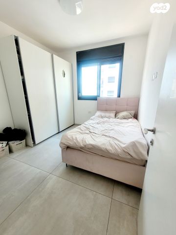 דירה, יעקב דורי, נאות שמיר, רמלה