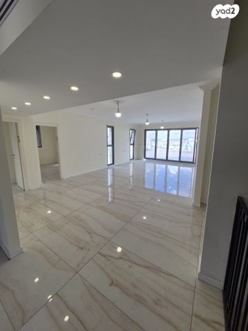 גג/ פנטהאוז, רבי ברכיה 1, נתיבות ישראל / רמת בית שמש ד-4, בית שמש