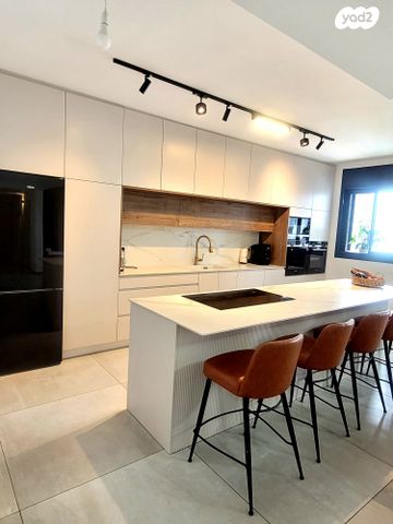 דירה, יעקב דורי, נאות שמיר, רמלה