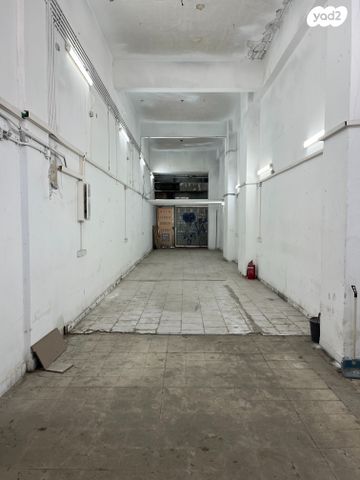 חנויות/ שטח מסחרי, דרך העצמאות, שער פלמר, תחנת רכבת השמונה, חיפה