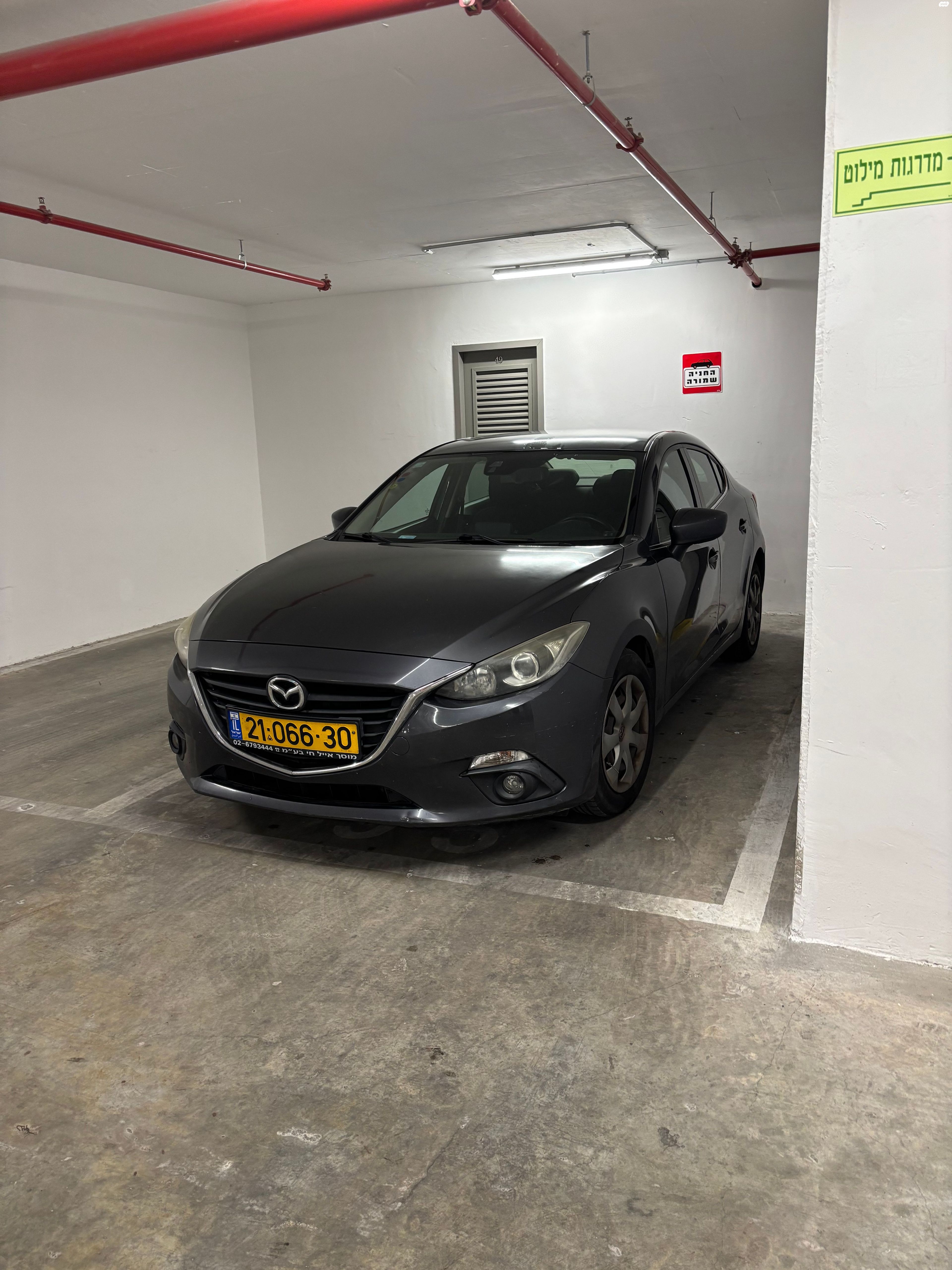מודעת רכב מאזדה 3