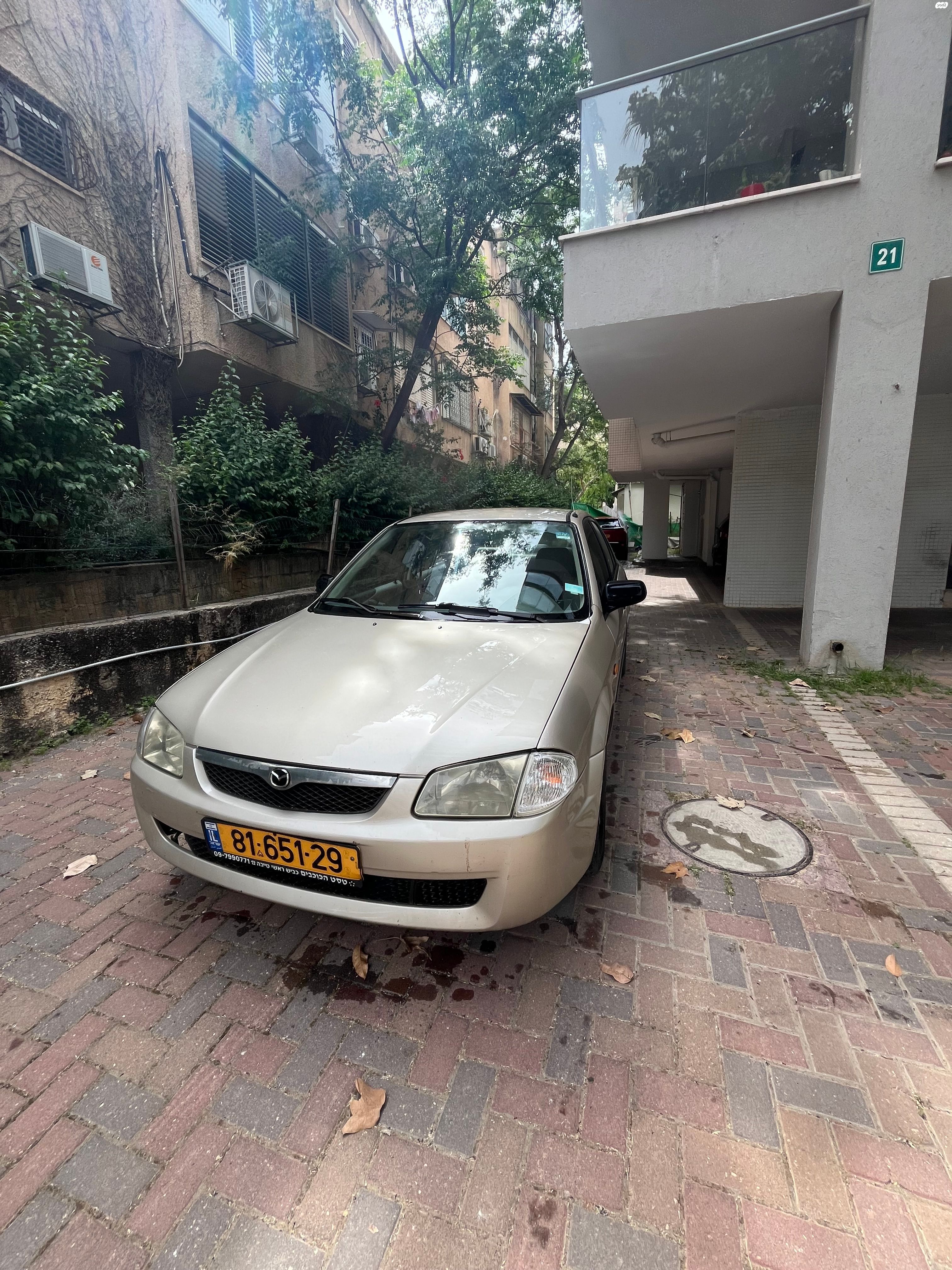מודעת רכב מאזדה 323
