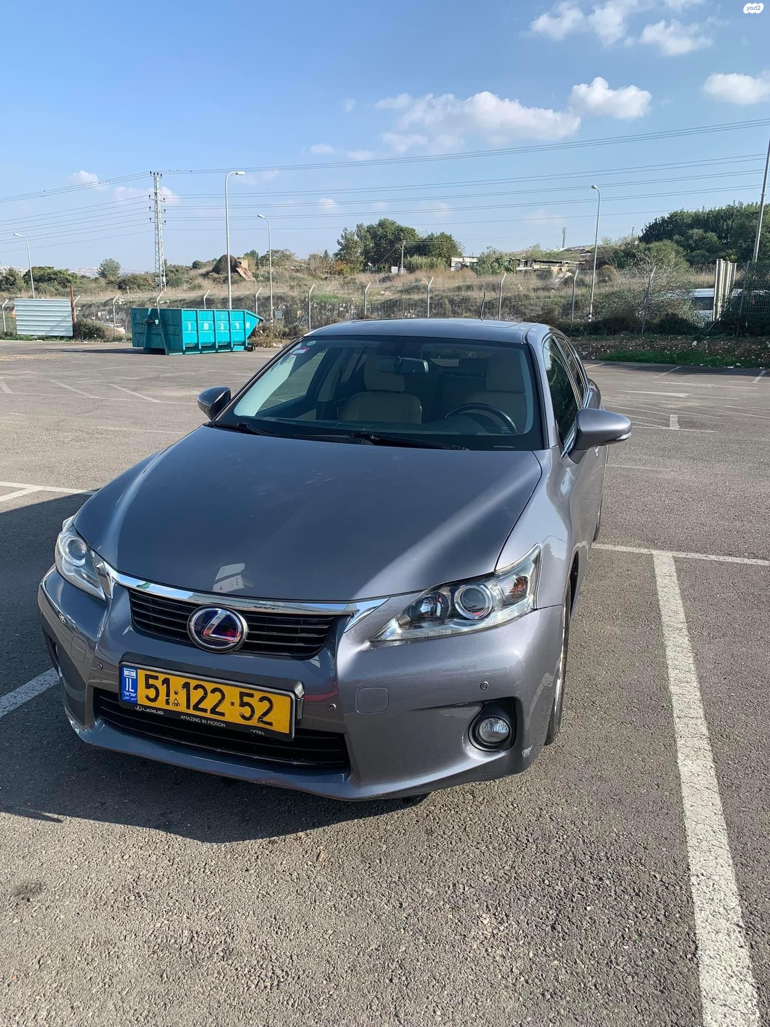 מודעת רכב לקסוס CT