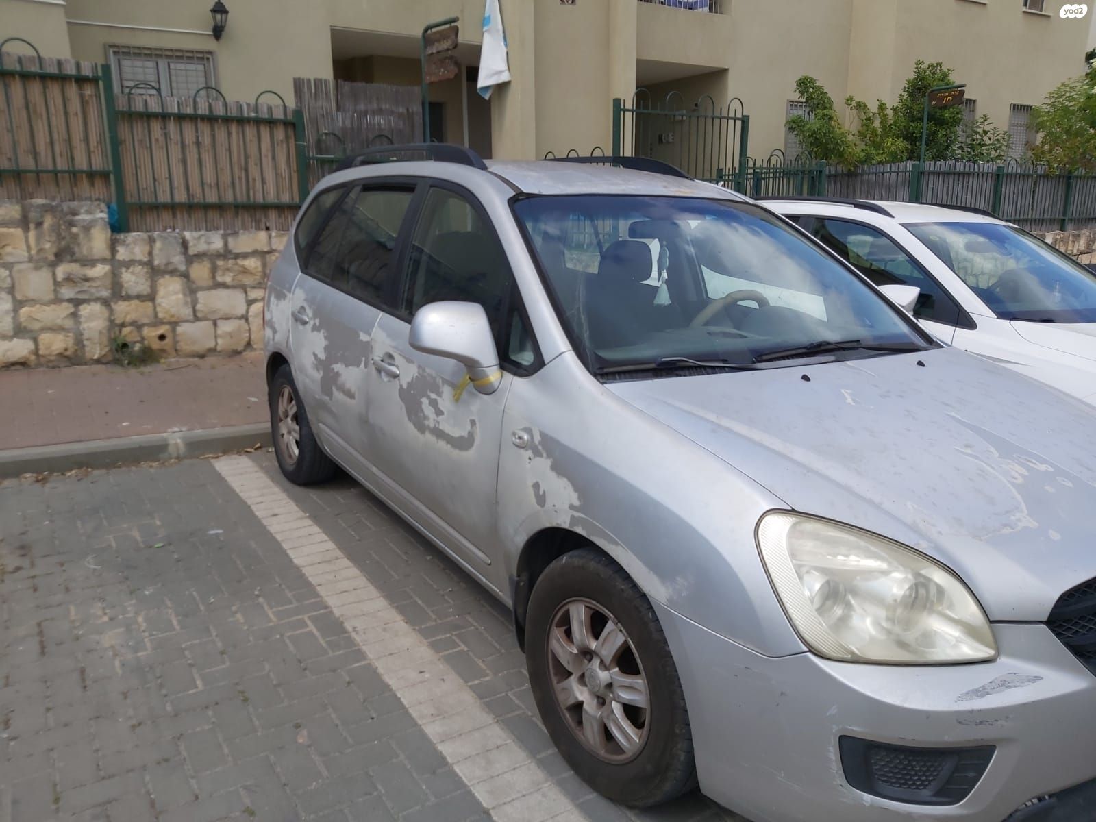 מודעת רכב קיה קארנס