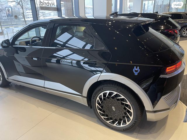 יונדאי איוניק 5