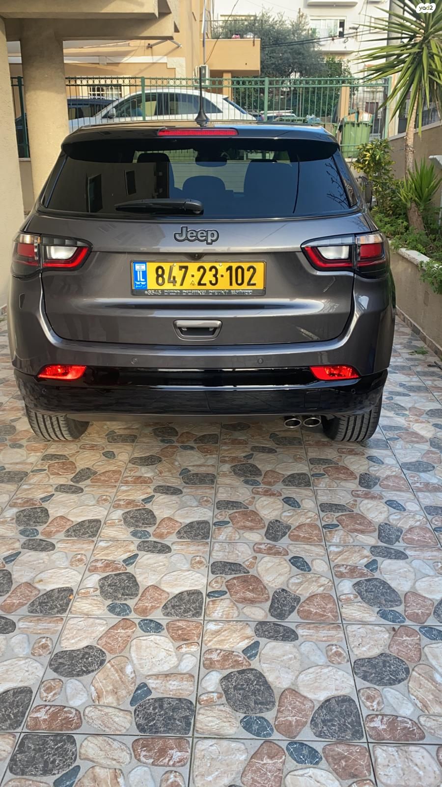 מודעת רכב ג'יפ קומפאס