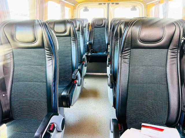 מיניבוסים ורכבי הסעות