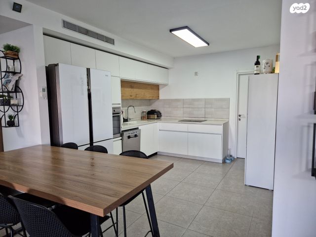 דירת גן, מרים הנביאה 23, פסגות אפק, ראש העין