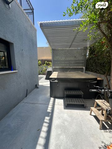 דו משפחתי, נאות הפרחים, גן יבנה