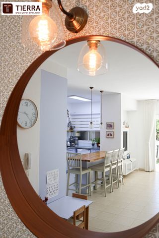 דירת גן, צורן, קדימה צורן