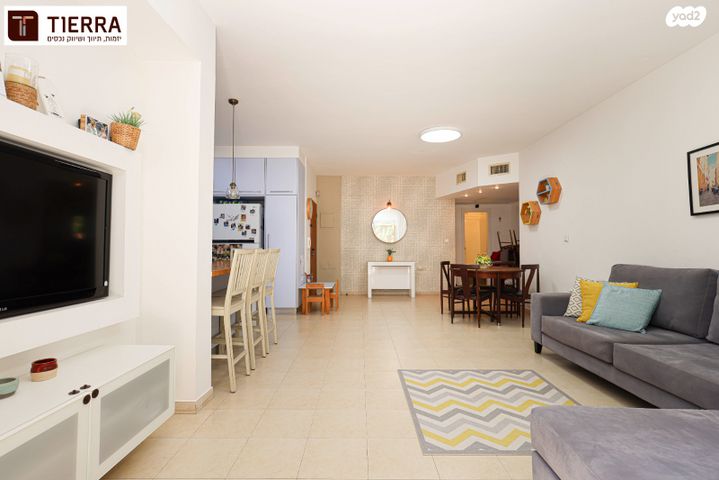 דירת גן, צורן, קדימה צורן