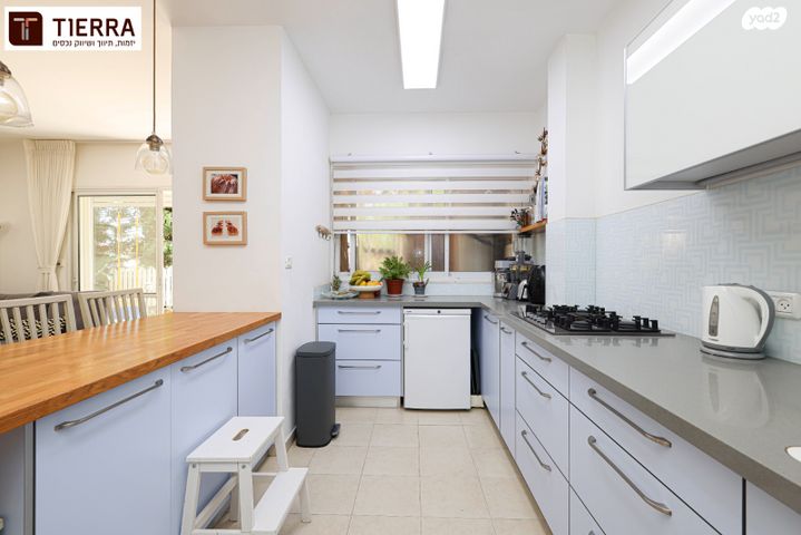 דירת גן, צורן, קדימה צורן