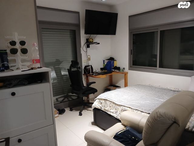 דופלקס, ישראל בן ציון, בת ים