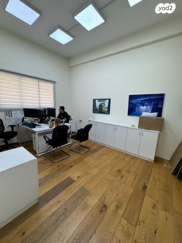 משרדים, הנמל 7, שער פלמר, תחנת רכבת השמונה, חיפה