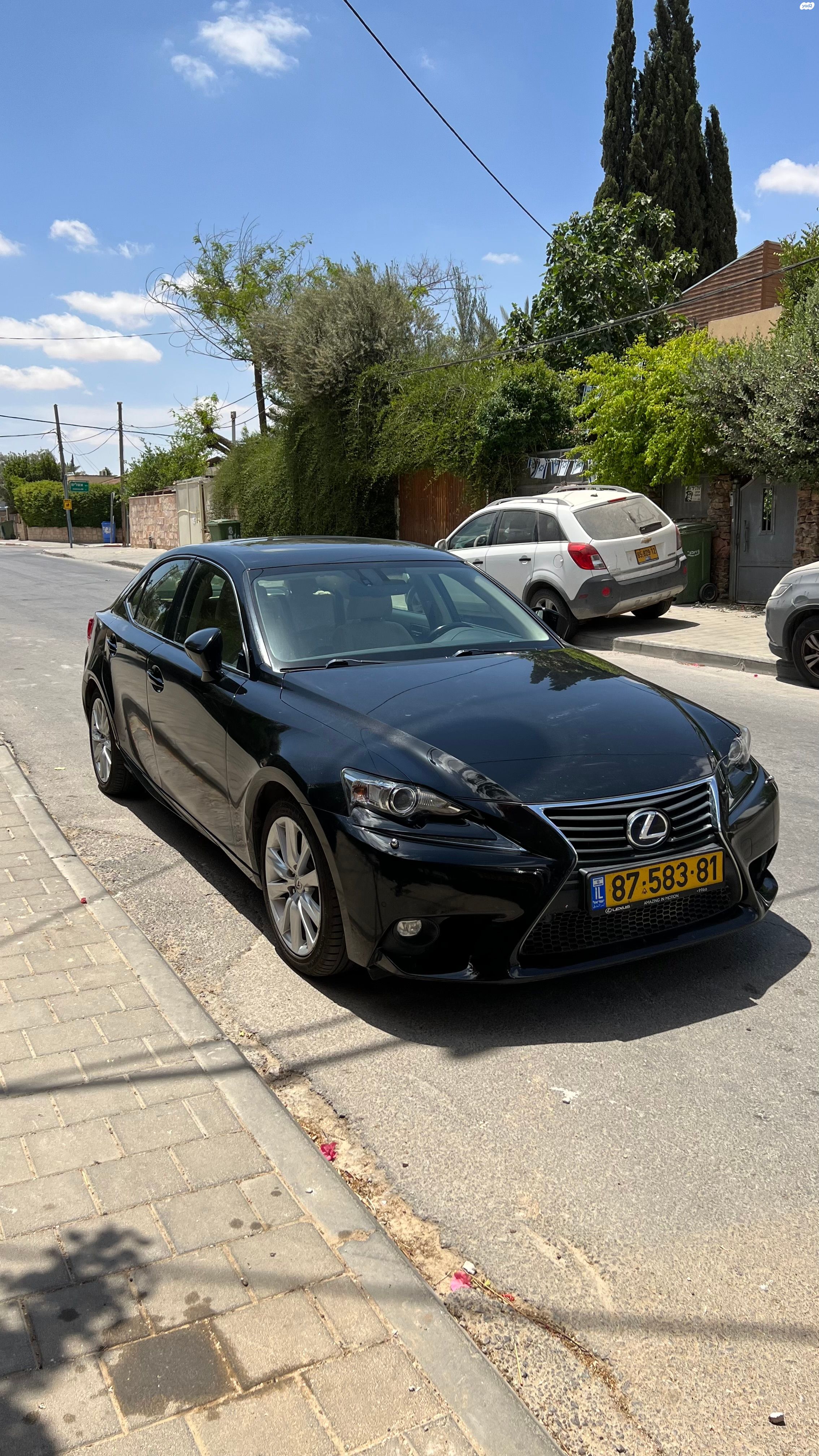 מודעת רכב לקסוס IS