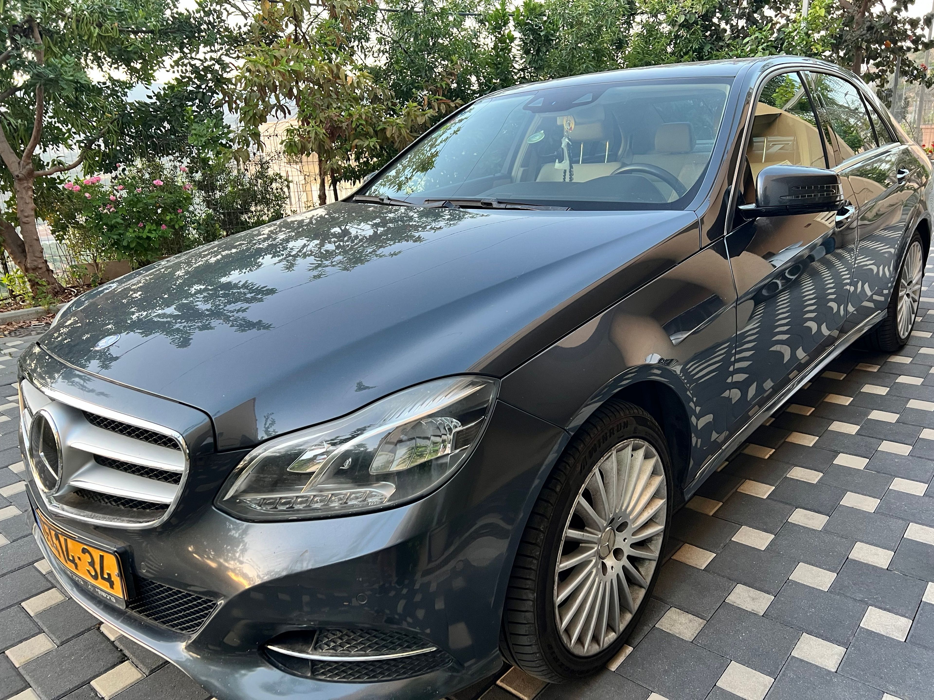 מודעת רכב מרצדס-בנץ E-class
