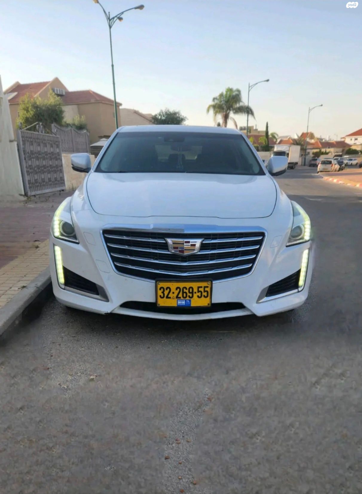 מודעת רכב קאדילק CTS