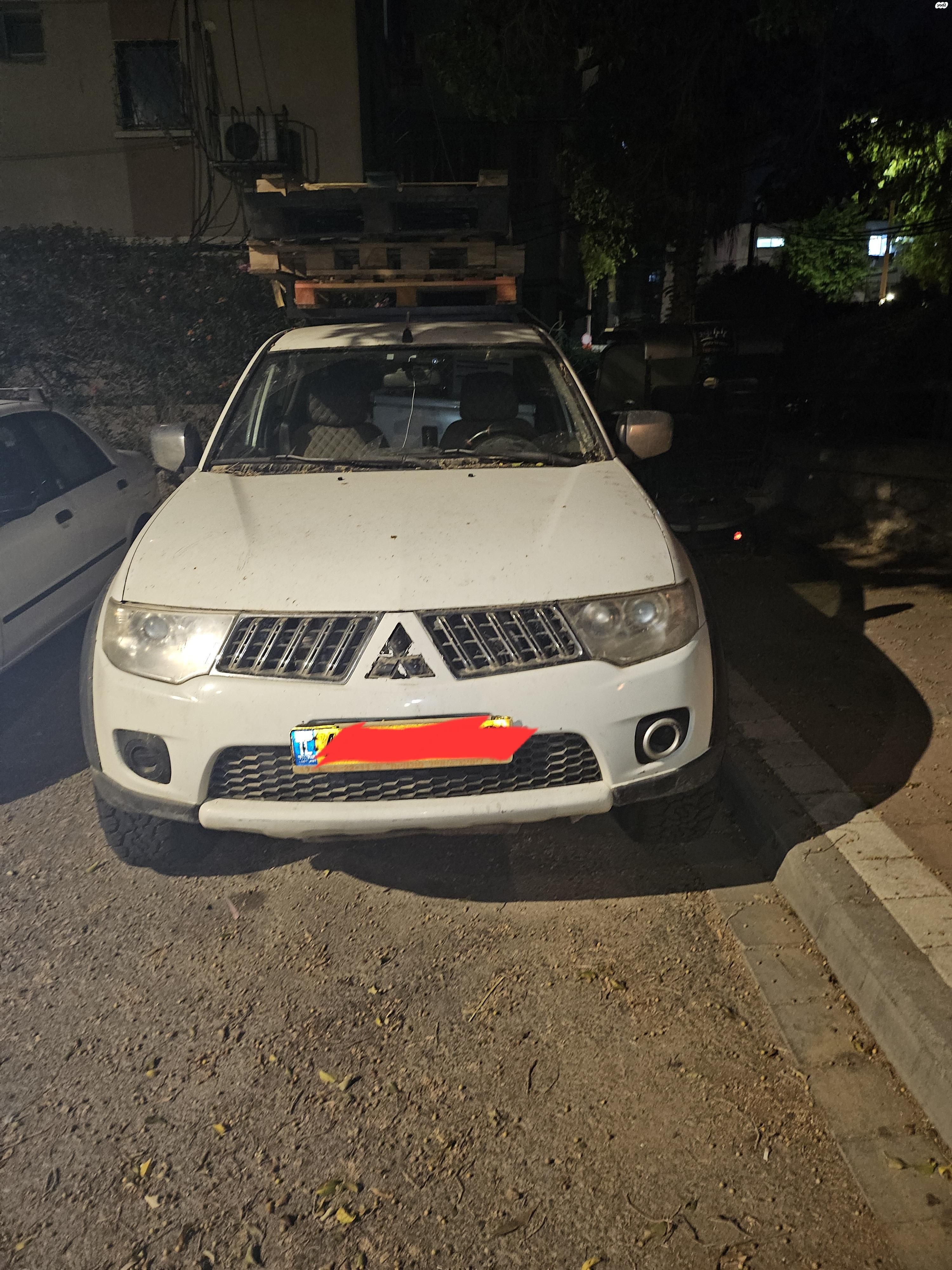 מודעת רכב מיצובישי טרייטון / L200