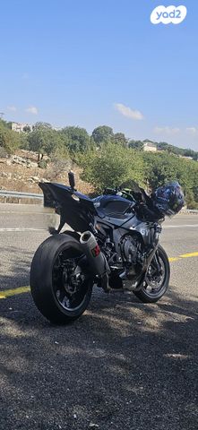 מודעת רכב ימאהה YZF-R1